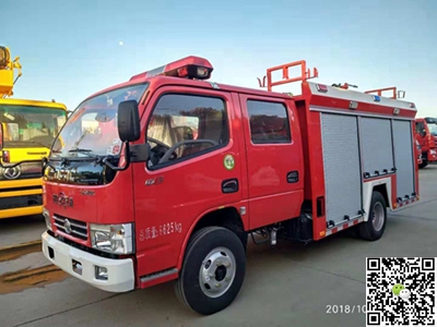 東風多利卡2.5噸小型水罐消防車進入熱銷季，春節(jié)安全守護小能手