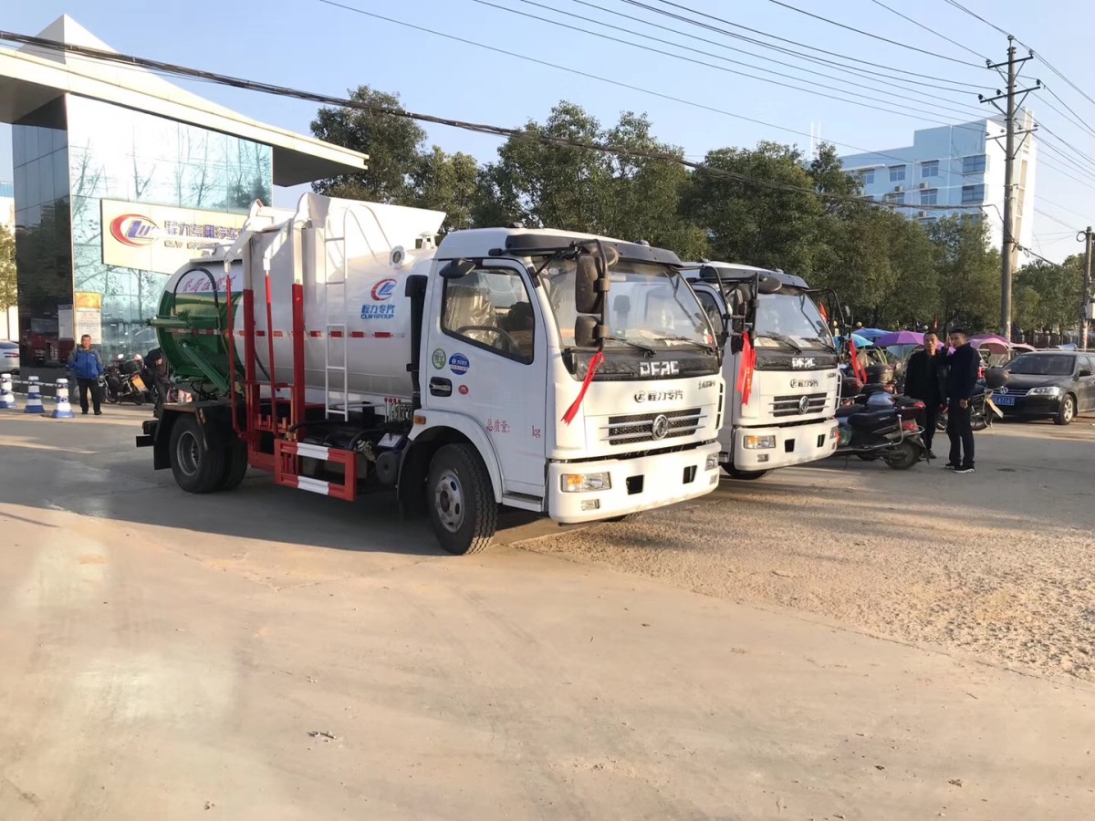 東風大多利卡餐廚垃圾車（6方泔水垃圾車）